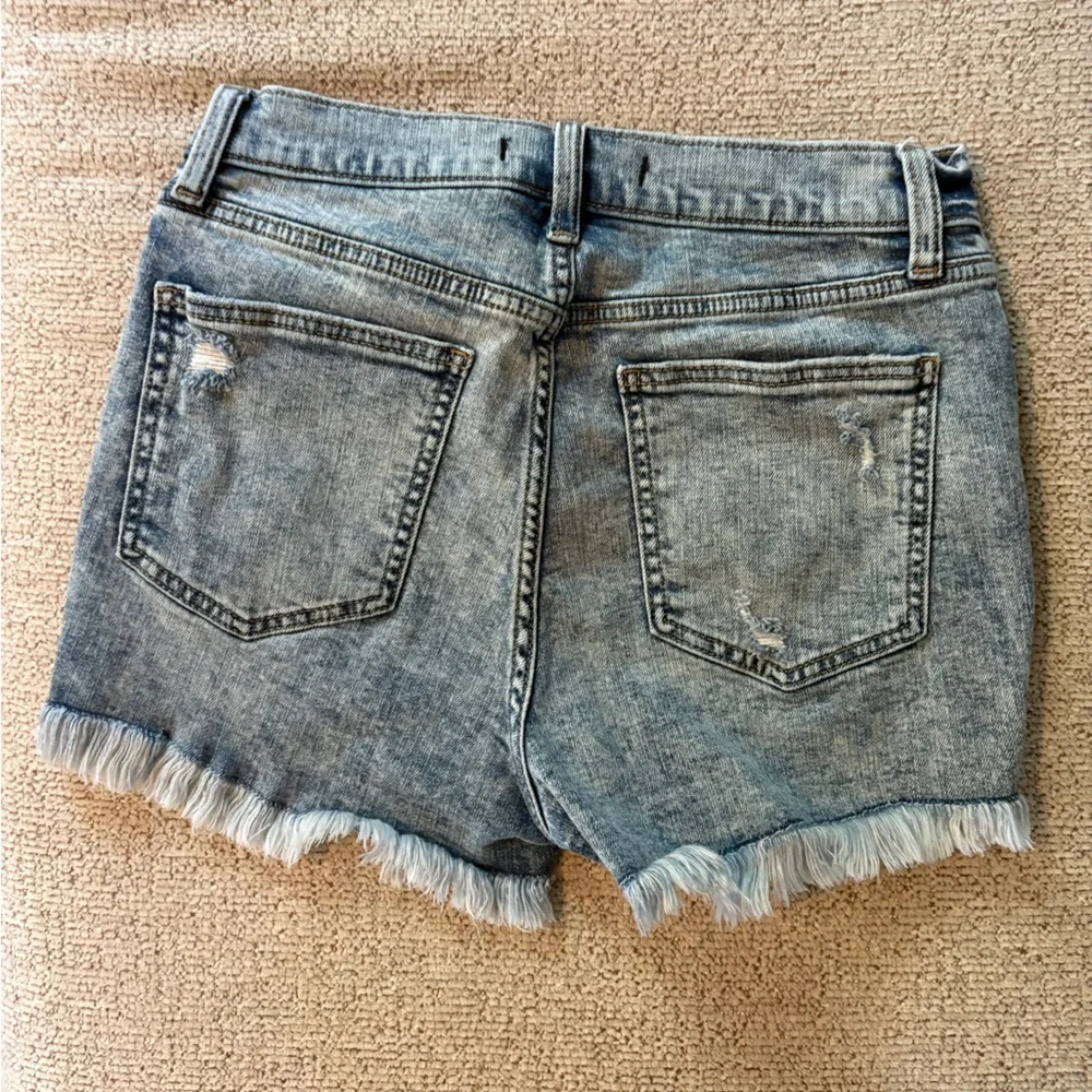 Blue Jean Shorts with Distressed Raw-Edge Hem - Picture 3 of 5